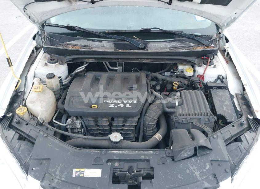 Photo 10 of 2014 Chrysler 200 LX (VIN 1C3CCBAB3EN207688)