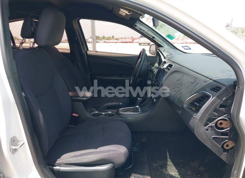 Photo 5 of 2014 Chrysler 200 LX (VIN 1C3CCBAB3EN207688)