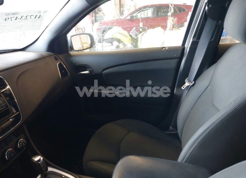 Photo 5 of 2012 Chrysler 200 LX (VIN 1C3CCBAB4CN100453)