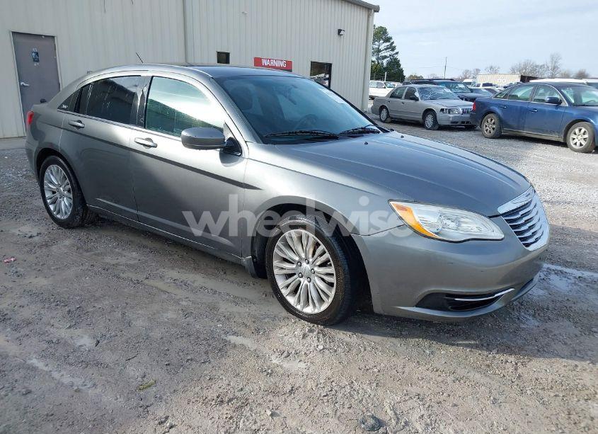 2012 Chrysler 200 LX (VIN 1C3CCBAB4CN256654) main photo