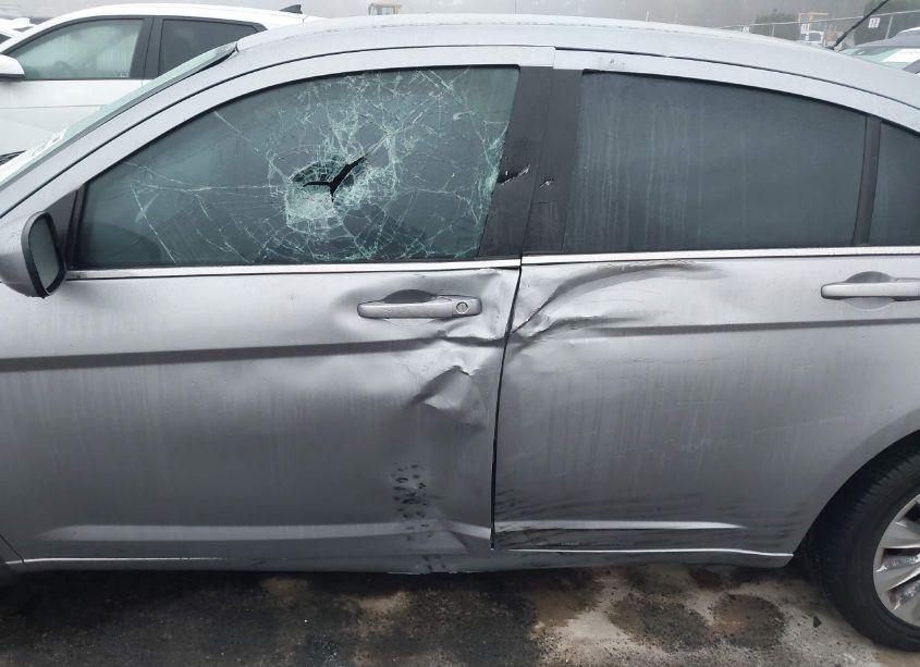 Photo 6 of 2013 Chrysler 200 LX (VIN 1C3CCBAB4DN641956)