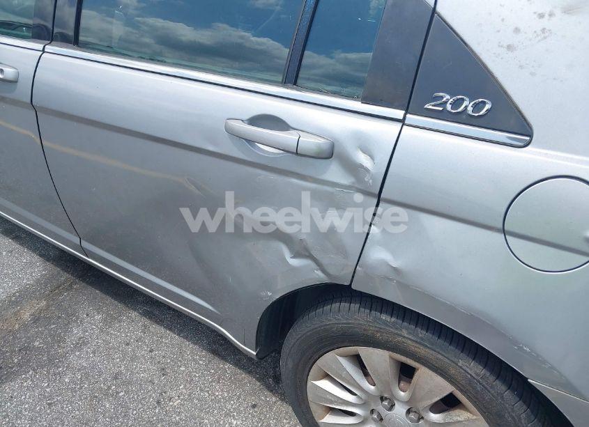 Photo 13 of 2013 Chrysler 200 LX (VIN 1C3CCBAB4DN646753)