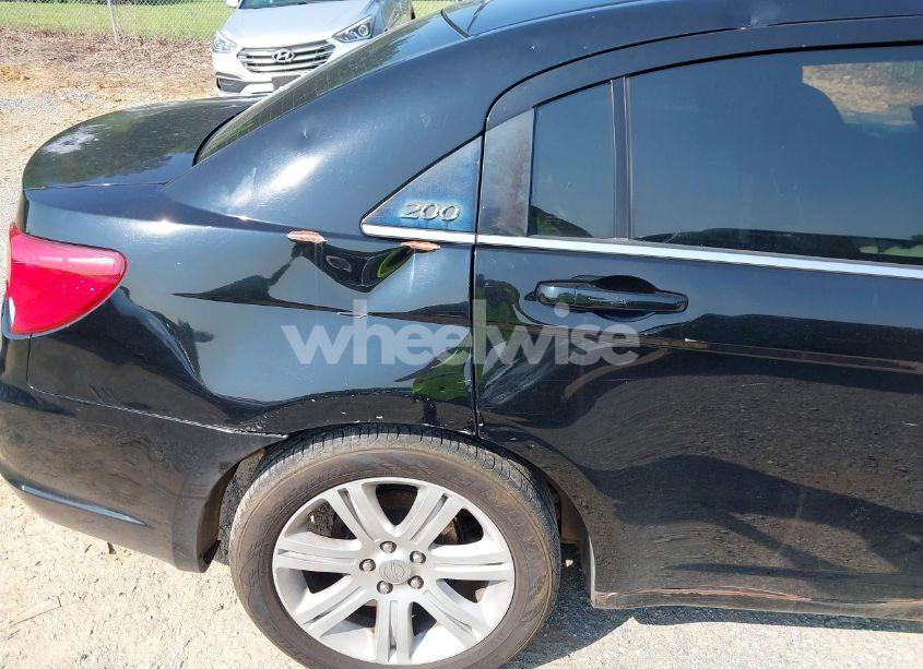 Photo 17 of 2013 Chrysler 200 LX (VIN 1C3CCBAB4DN669630)