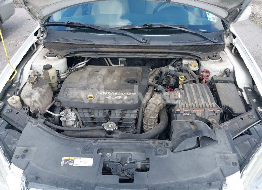 Photo 10 of 2014 Chrysler 200 LX (VIN 1C3CCBAB4EN141555)