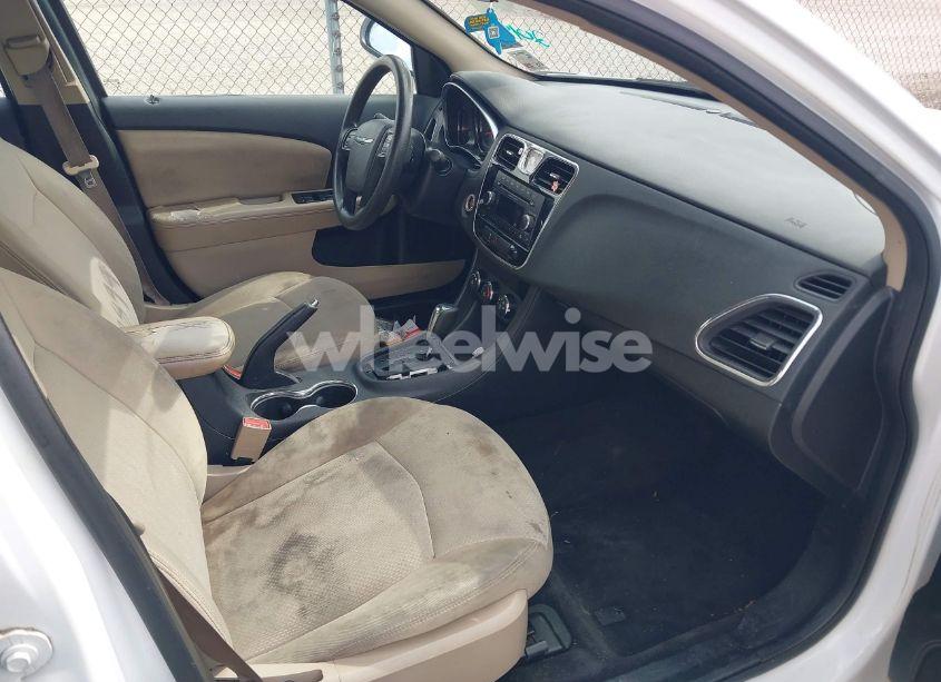 Photo 5 of 2014 Chrysler 200 LX (VIN 1C3CCBAB4EN141555)