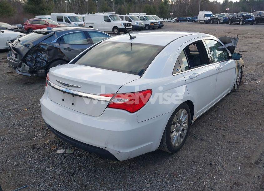 Photo 4 of 2014 Chrysler 200 LX (VIN 1C3CCBAB4EN142088)