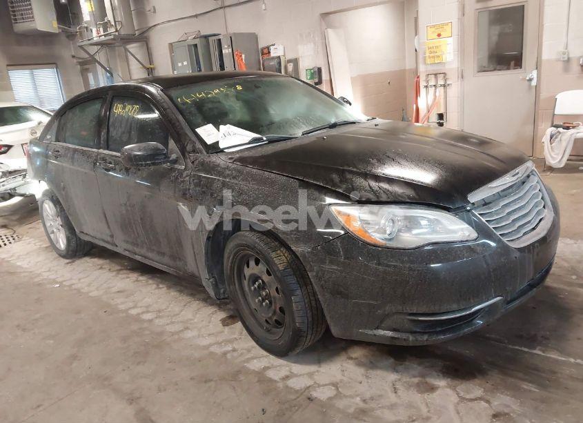 2014 Chrysler 200 LX (VIN 1C3CCBAB4EN205996) main photo