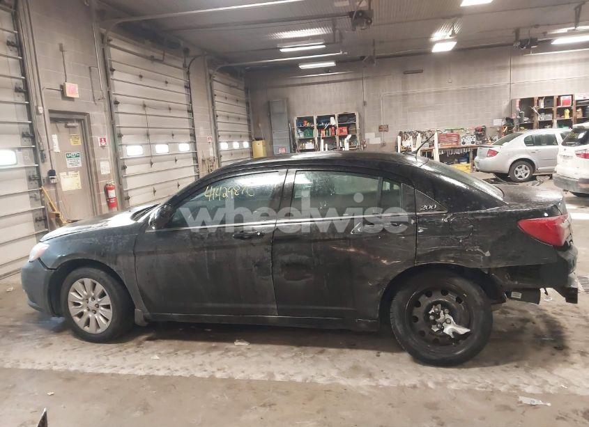 Photo 14 of 2014 Chrysler 200 LX (VIN 1C3CCBAB4EN205996)