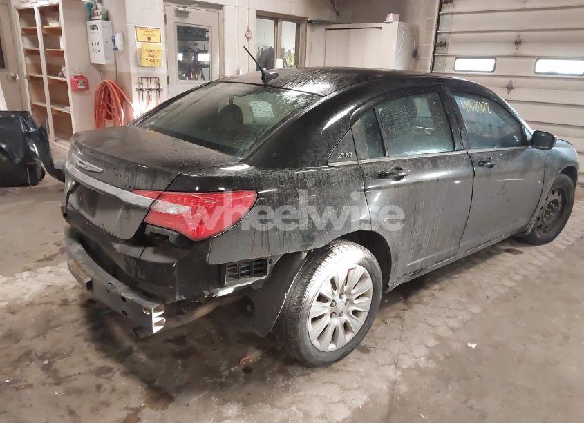 Photo 4 of 2014 Chrysler 200 LX (VIN 1C3CCBAB4EN205996)