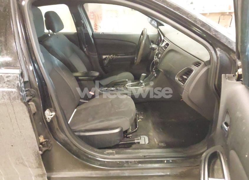 Photo 5 of 2014 Chrysler 200 LX (VIN 1C3CCBAB4EN205996)