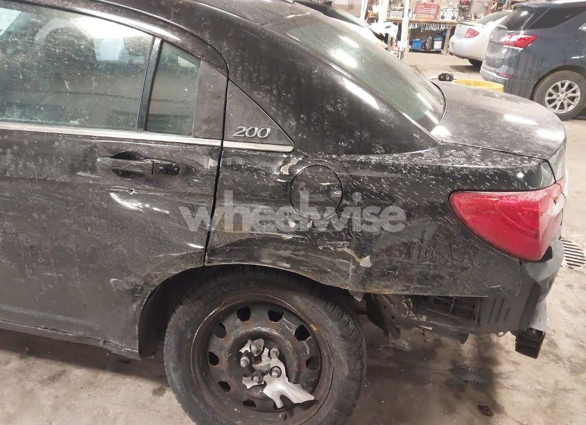 Photo 6 of 2014 Chrysler 200 LX (VIN 1C3CCBAB4EN205996)