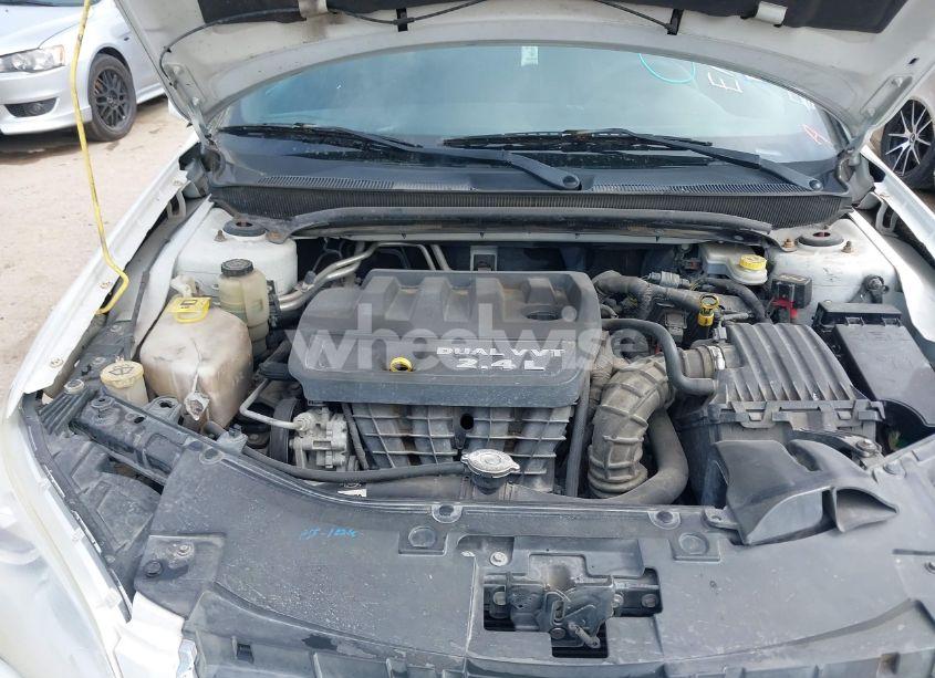 Photo 10 of 2014 Chrysler 200 LX (VIN 1C3CCBAB4EN230543)