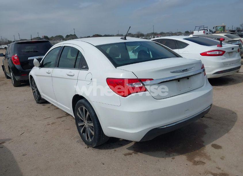 Photo 3 of 2014 Chrysler 200 LX (VIN 1C3CCBAB4EN230543)