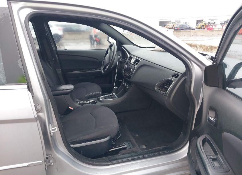 Photo 5 of 2014 Chrysler 200 LX (VIN 1C3CCBAB4EN238075)