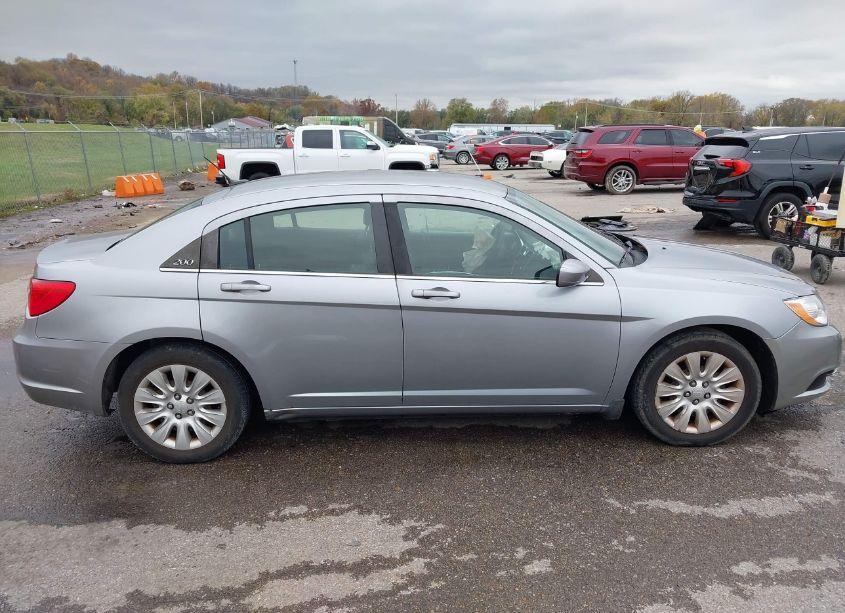 Photo 13 of 2013 Chrysler 200 LX (VIN 1C3CCBAB5DN641447)