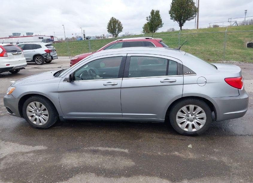 Photo 14 of 2013 Chrysler 200 LX (VIN 1C3CCBAB5DN641447)