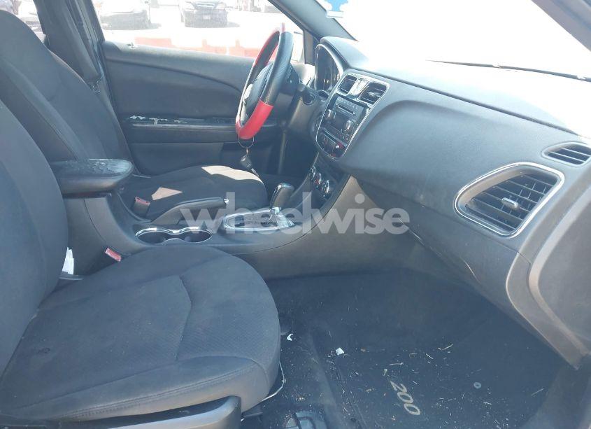 Photo 5 of 2013 Chrysler 200 LX (VIN 1C3CCBAB5DN642131)