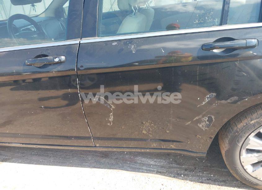 Photo 6 of 2013 Chrysler 200 LX (VIN 1C3CCBAB5DN686145)