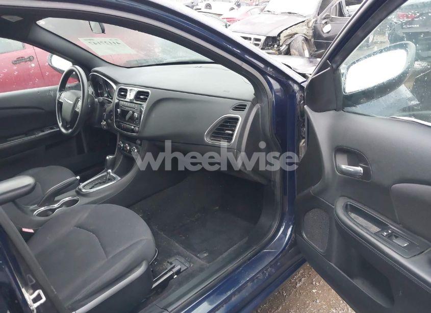 Photo 5 of 2014 Chrysler 200 LX (VIN 1C3CCBAB5EN122531)