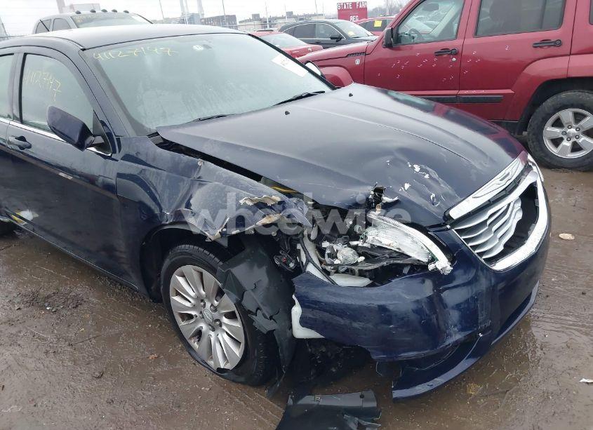 Photo 6 of 2014 Chrysler 200 LX (VIN 1C3CCBAB5EN122531)