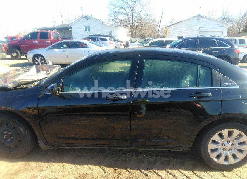 Photo 13 of 2014 Chrysler 200 LX (VIN 1C3CCBAB5EN146666)