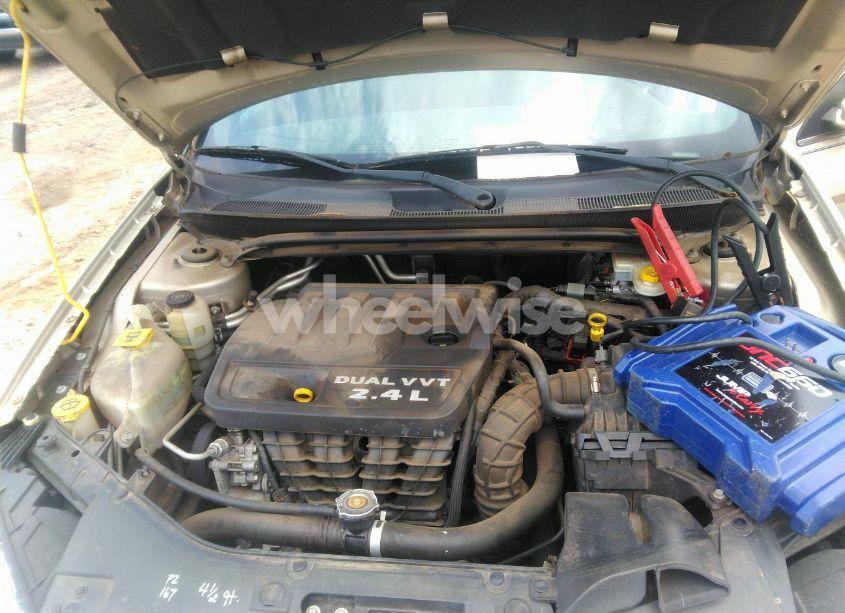 Photo 10 of 2014 Chrysler 200 LX (VIN 1C3CCBAB5EN206428)