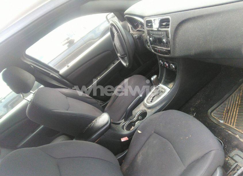 Photo 5 of 2014 Chrysler 200 LX (VIN 1C3CCBAB5EN206428)