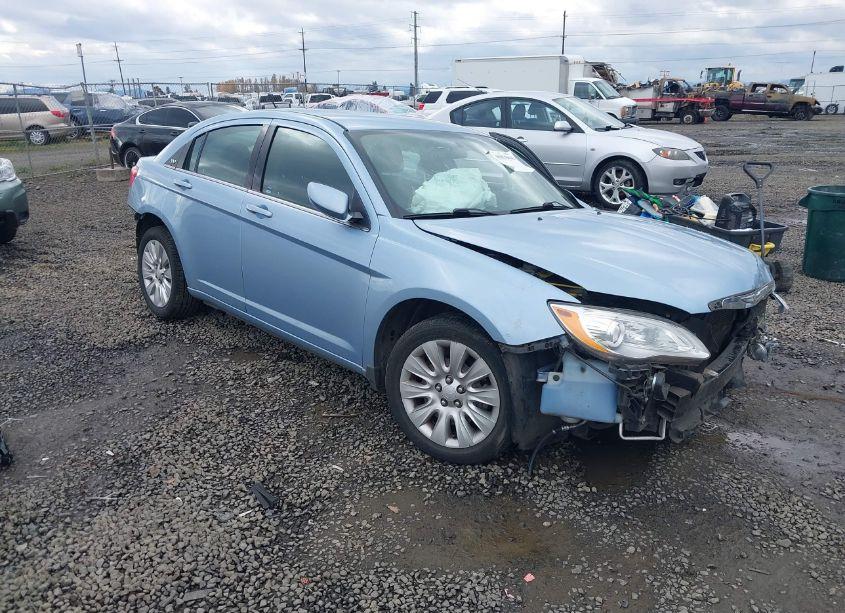 2014 Chrysler 200 LX (VIN 1C3CCBAB5EN208020) main photo