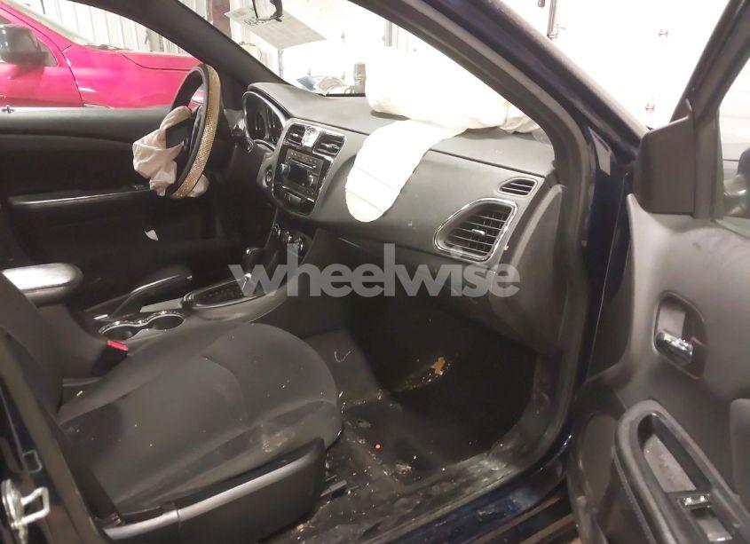 Photo 5 of 2014 Chrysler 200 LX (VIN 1C3CCBAB5EN231166)