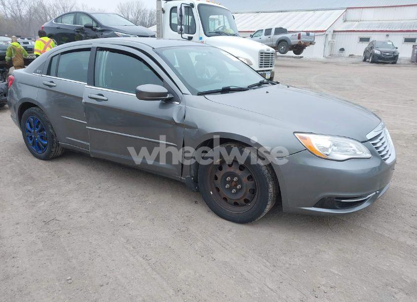 2012 Chrysler 200 LX (VIN 1C3CCBAB6CN273424) main photo