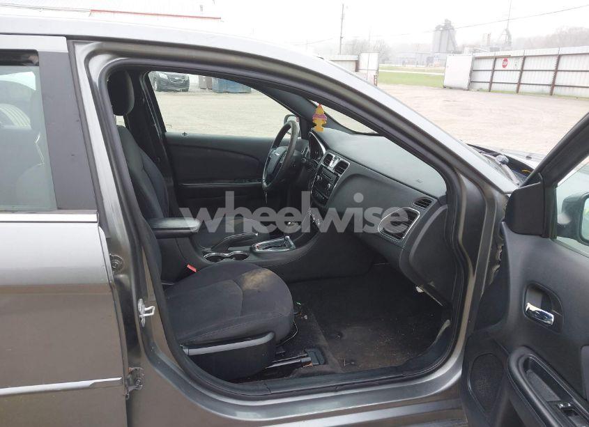 Photo 5 of 2012 Chrysler 200 LX (VIN 1C3CCBAB6CN273424)