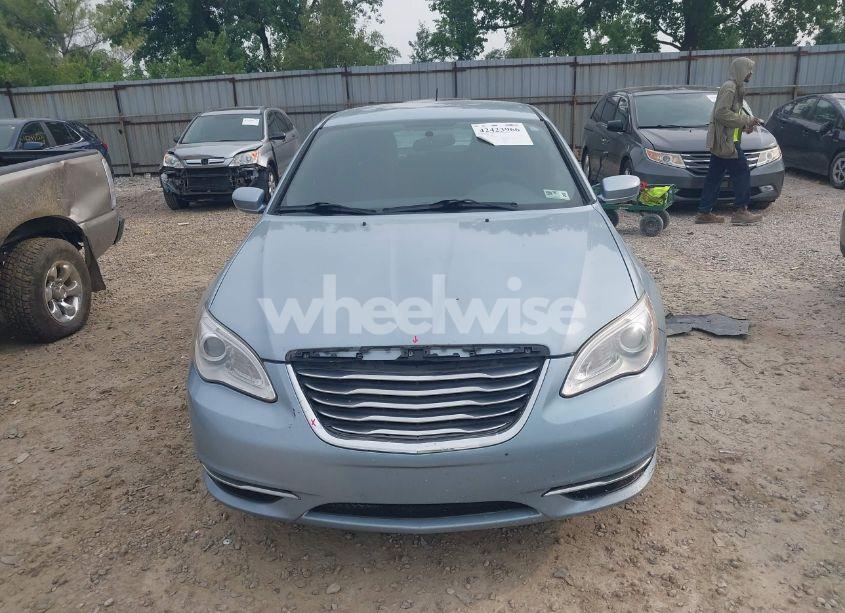 Photo 13 of 2013 Chrysler 200 LX (VIN 1C3CCBAB6DN568945)