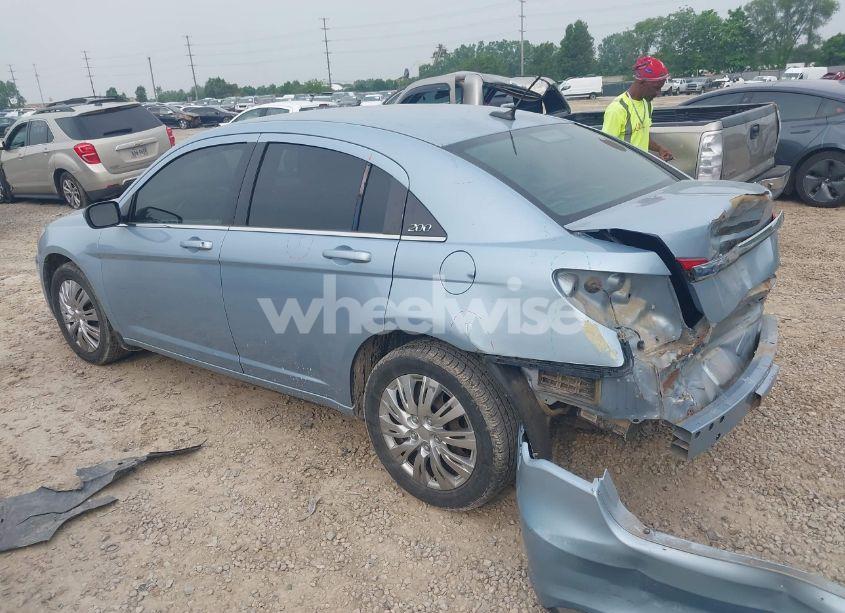 Photo 3 of 2013 Chrysler 200 LX (VIN 1C3CCBAB6DN568945)