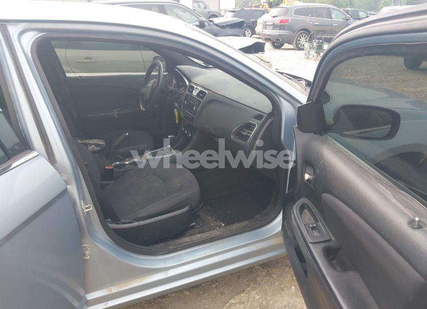 Photo 5 of 2013 Chrysler 200 LX (VIN 1C3CCBAB6DN568945)