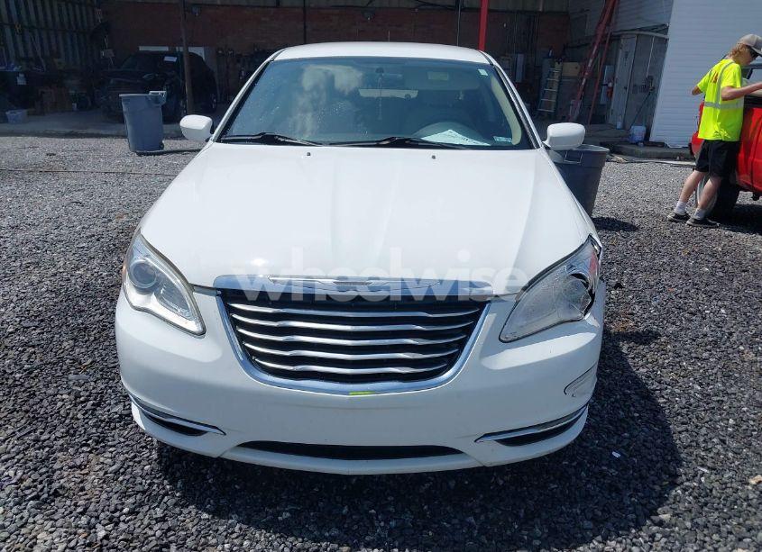 Photo 12 of 2013 Chrysler 200 LX (VIN 1C3CCBAB6DN622633)
