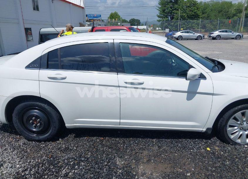 Photo 13 of 2013 Chrysler 200 LX (VIN 1C3CCBAB6DN622633)