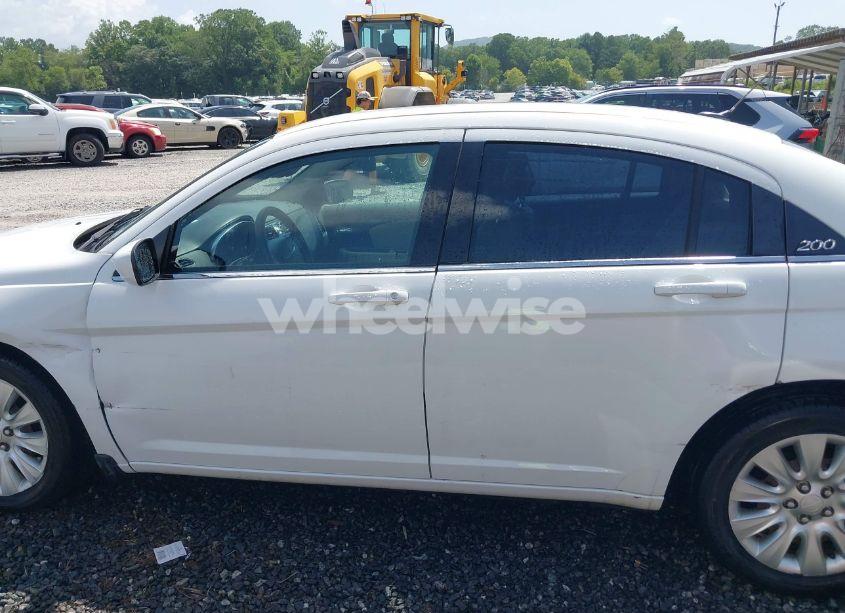 Photo 14 of 2013 Chrysler 200 LX (VIN 1C3CCBAB6DN622633)