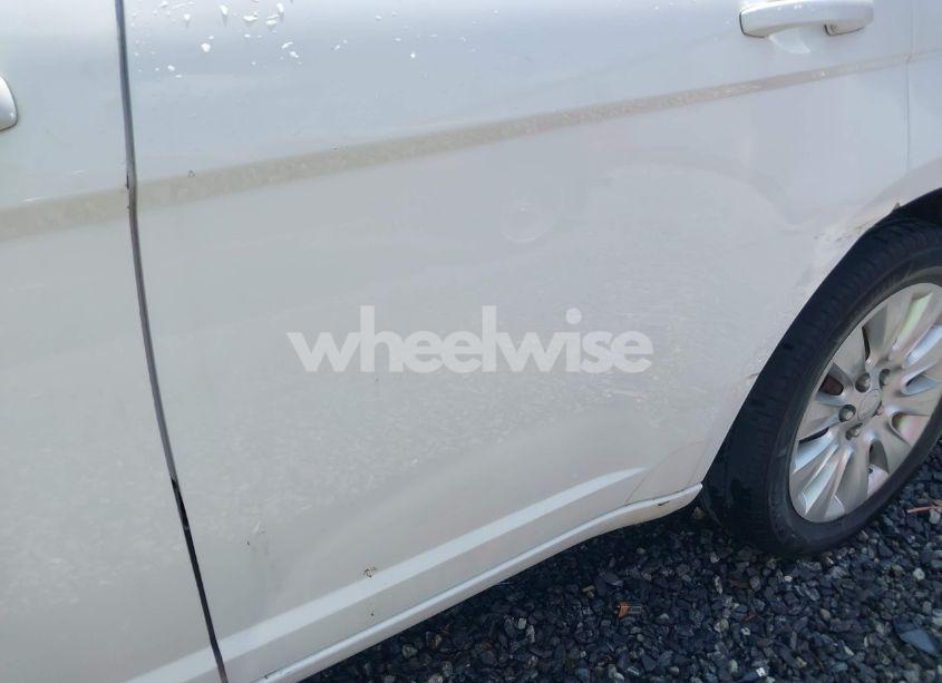 Photo 21 of 2013 Chrysler 200 LX (VIN 1C3CCBAB6DN622633)