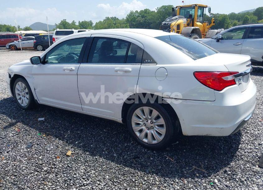 Photo 3 of 2013 Chrysler 200 LX (VIN 1C3CCBAB6DN622633)