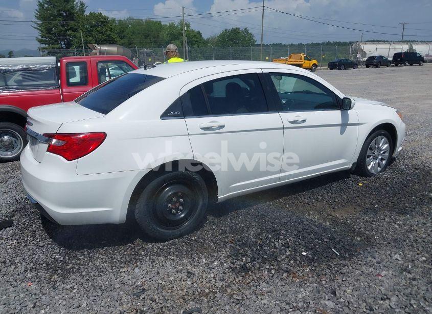 Photo 4 of 2013 Chrysler 200 LX (VIN 1C3CCBAB6DN622633)