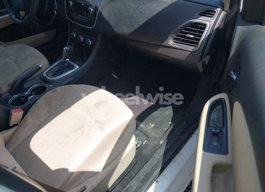 Photo 5 of 2013 Chrysler 200 LX (VIN 1C3CCBAB6DN622633)