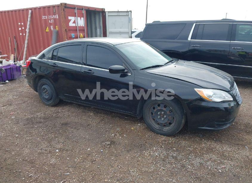 2014 Chrysler 200 LX (VIN 1C3CCBAB6EN214098) main photo