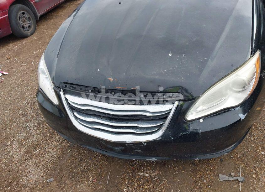 Photo 6 of 2014 Chrysler 200 LX (VIN 1C3CCBAB6EN214098)