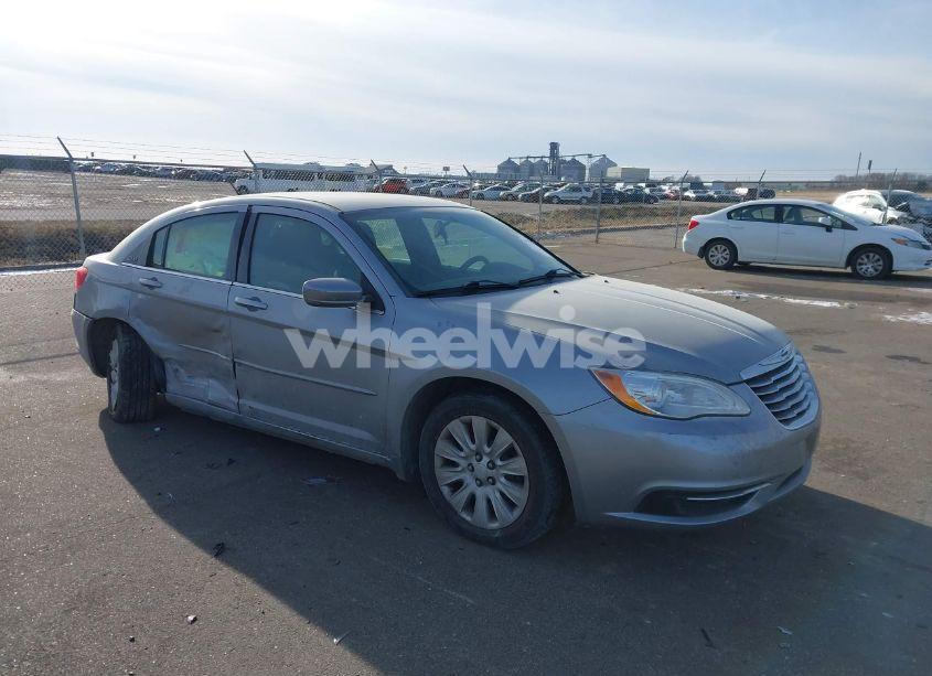2014 Chrysler 200 LX (VIN 1C3CCBAB6EN237977) main photo