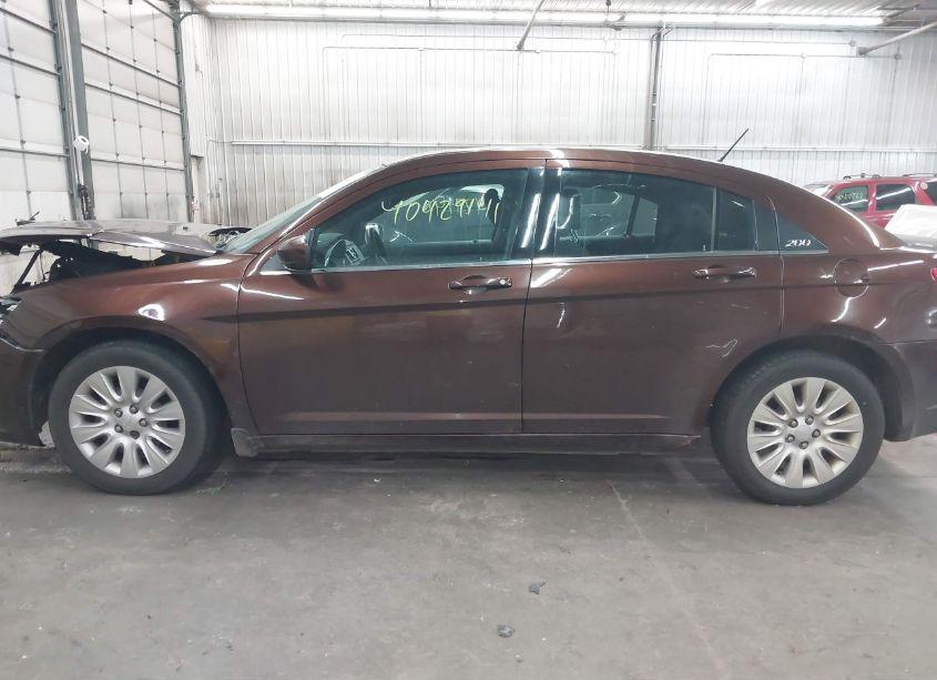 Photo 14 of 2013 Chrysler 200 LX (VIN 1C3CCBAB7DN560661)