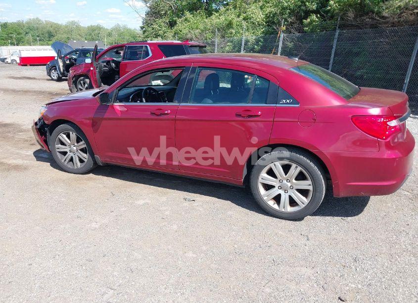 Photo 3 of 2013 Chrysler 200 LX (VIN 1C3CCBAB7DN698362)