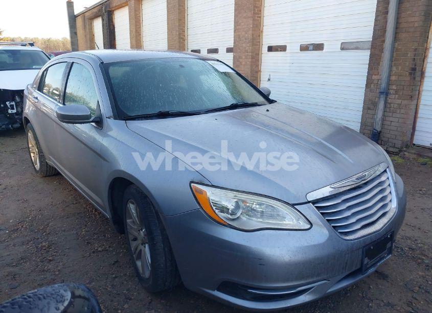 2013 Chrysler 200 LX (VIN 1C3CCBAB7DN705892) main photo