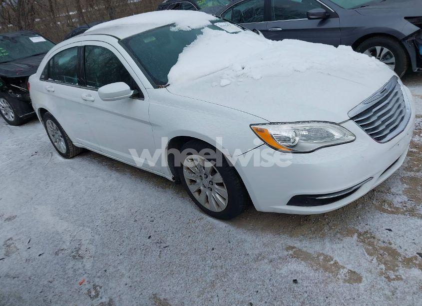 2014 Chrysler 200 LX (VIN 1C3CCBAB7EN145079) main photo