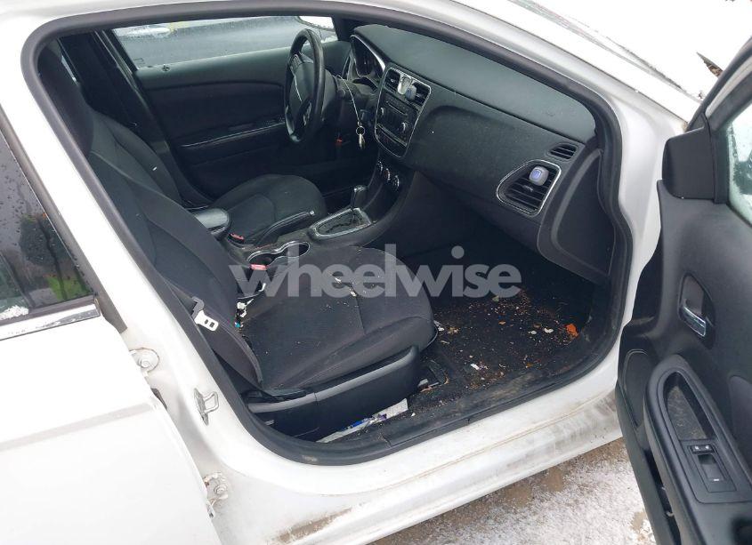 Photo 5 of 2014 Chrysler 200 LX (VIN 1C3CCBAB7EN145079)