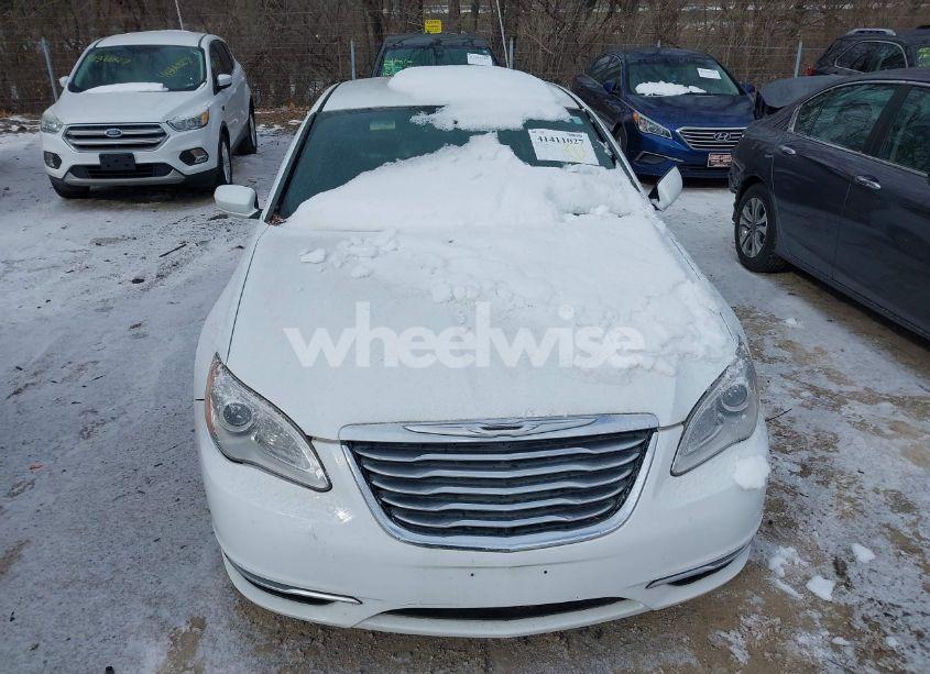 Photo 6 of 2014 Chrysler 200 LX (VIN 1C3CCBAB7EN145079)